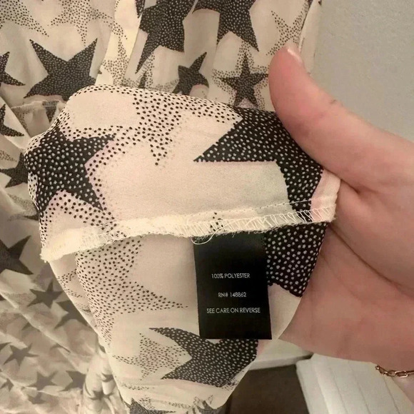 TORRID STARS BLOUSE SIZE 4 - Picture 3 of 4